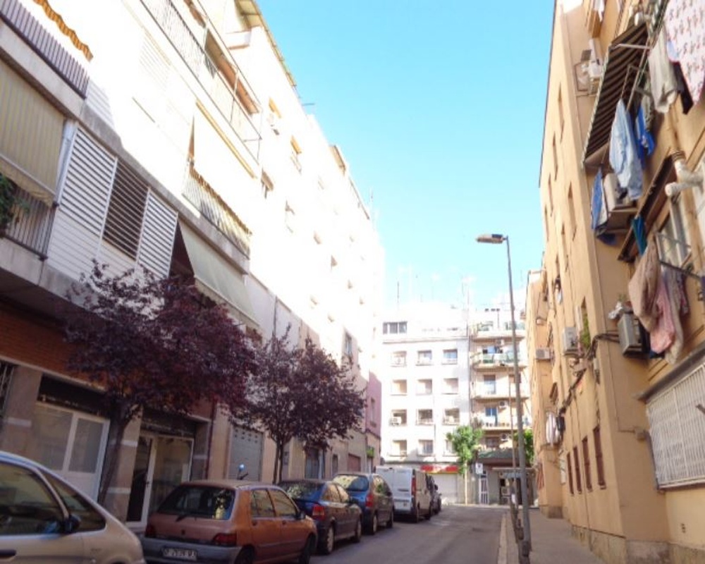 Piso en C/ Illes Canaries - Hospitalet de Llobregat - Barcelona