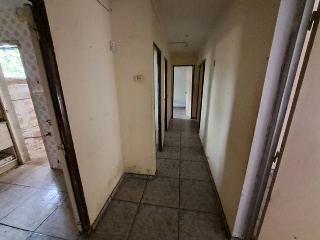 01652-0001 18