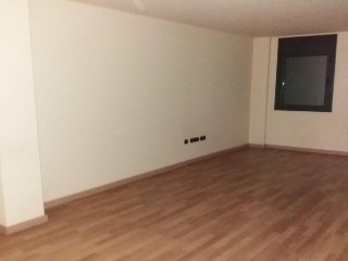 Piso y plaza de garaje en Olost Barcelona 3