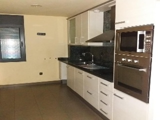 Piso y plaza de garaje en Olost Barcelona 5