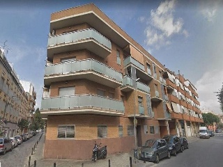 Garaje en venta en Cornellà De Llobregat de 12  m²