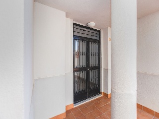 Piso, garaje y trastero en C/ de Las Tejas, Almería 3
