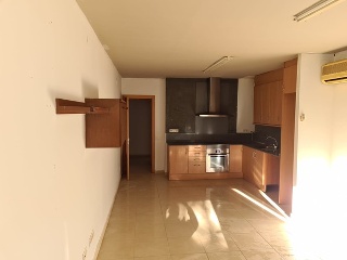 Edificio de viviendas y plazas de garaje en Flix , Tarragona 8