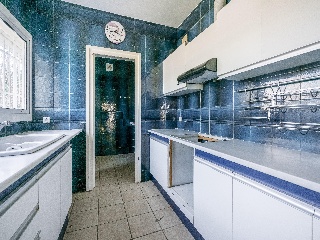 00229-0001 4
