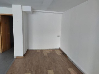 04877-0001 7