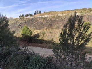04877-0001 18