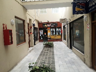 16037-0001 11