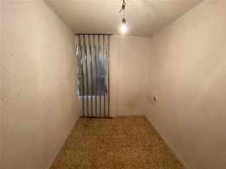 16387-0001 4
