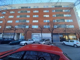 Local en venta en Reus de 114  m²