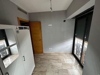 18372-0001 8