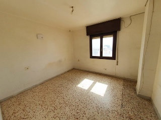 04738-0001 5