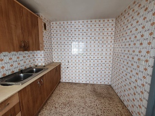 04738-0001 9