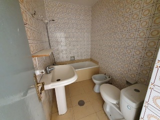 04738-0001 12