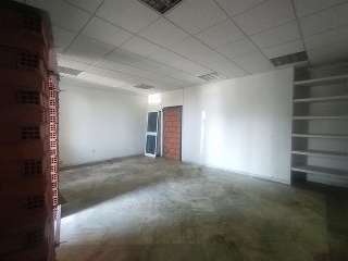 Locales en Av de España, La Línea de la Concepción (Cádiz) 4
