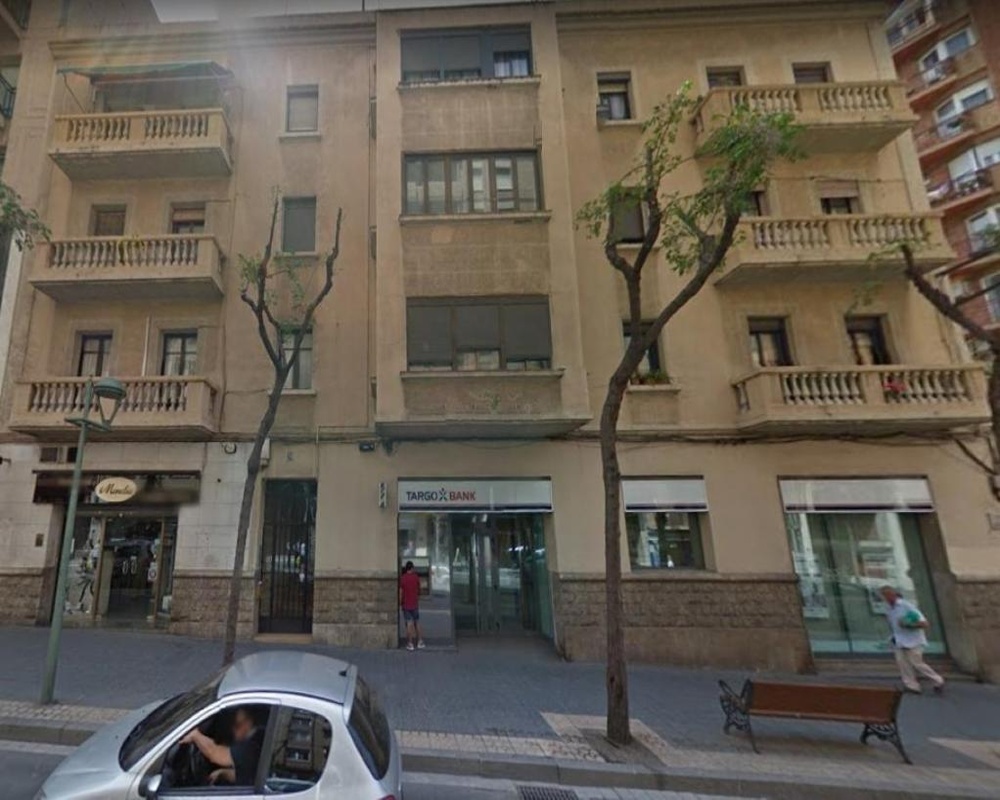 Local comercial en Av Ramón i Cajal - Tarragona -