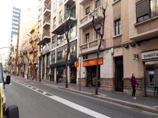 Local comercial en Av Ramón i Cajal - Tarragona - 2
