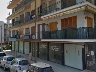 Dos locales comerciales en Torredembarra, Tarragona 3