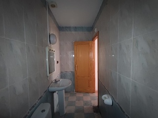 00932-0001 8