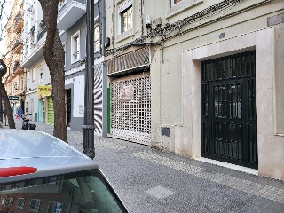 Local en venta en Valencia de 100  m²