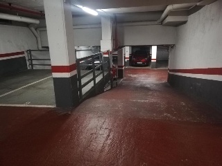 Locales y garajes en Badalona, Barcelona 14