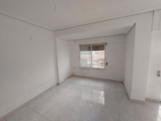 00565-0001 8
