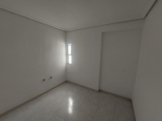 00565-0001 15