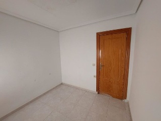 00565-0001 16