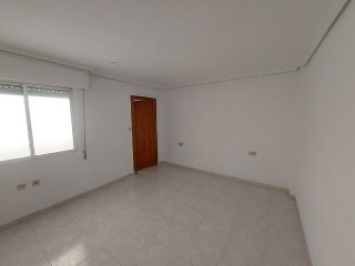00565-0001 18