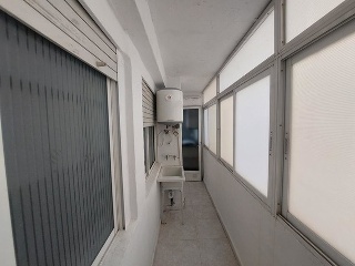 00565-0001 27