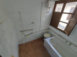01744-0001 8