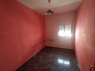 01748-0001 4