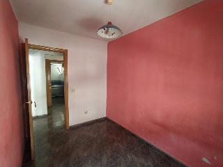 01748-0001 5