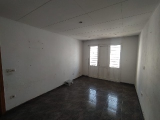 01748-0001 11