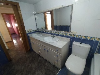 01748-0001 21