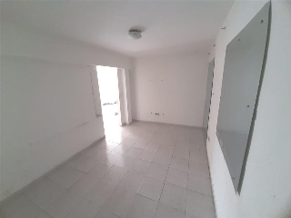 02057-0001 2