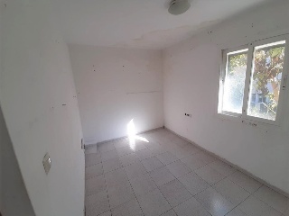 02057-0001 6