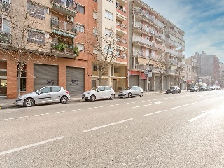 Locales y garajes en CR Castellar 2