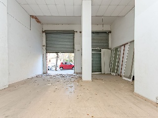 Locales y garajes en CR Castellar 3