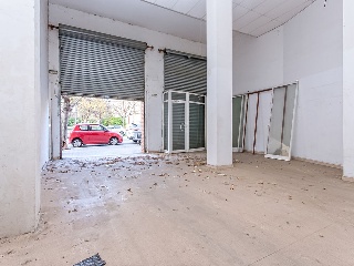 Locales y garajes en CR Castellar 5