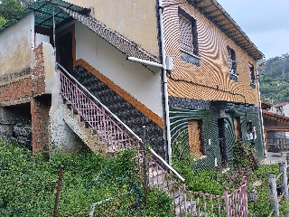 Unifamiliar en venta en Mieres de 170  m²