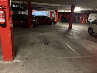 Piso y Plazas de aparcamiento en C/ Agudes - Girona - 7