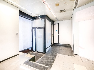 Local en venta en Terrassa de 127  m²