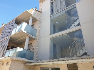 Piso y garajes en C/ Ronda 3