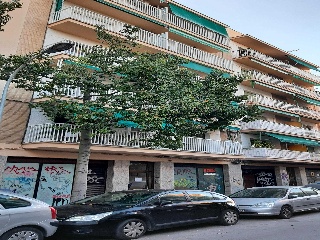 Local en venta en Vilanova I La Geltrú de 93  m²