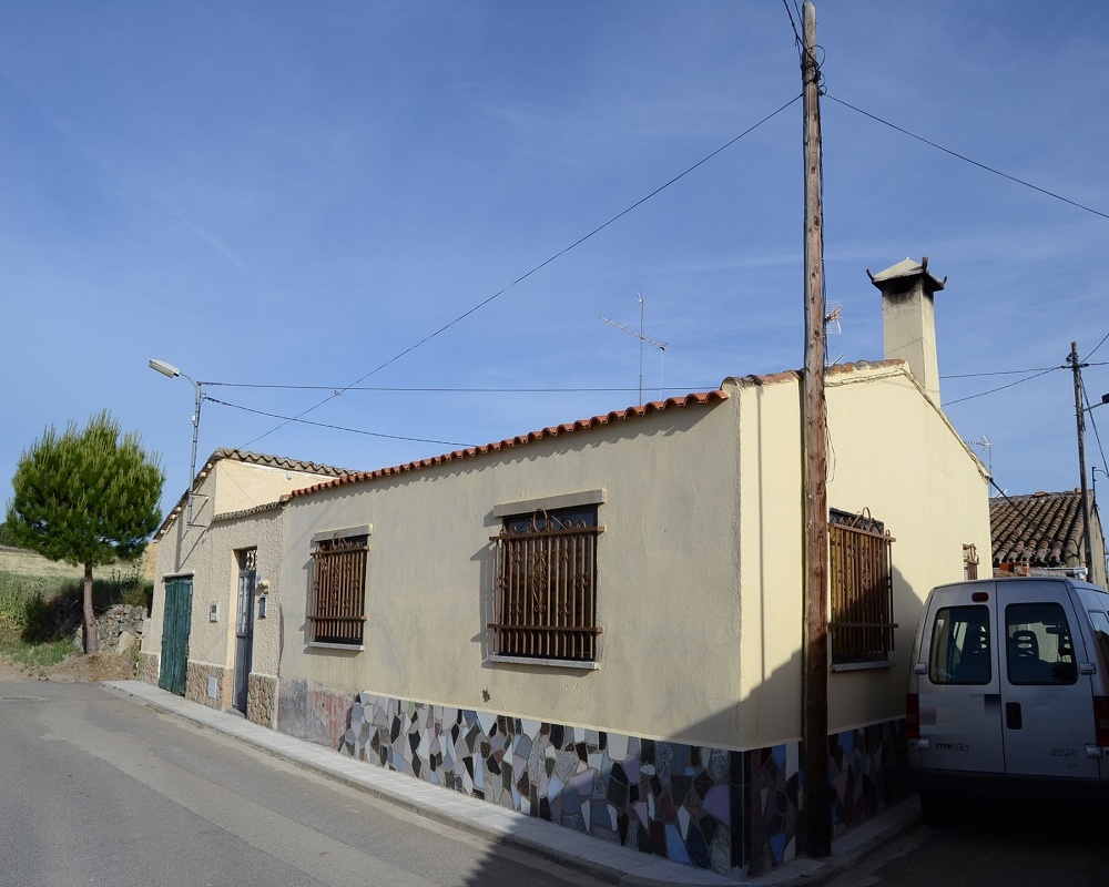 Casa adosada en C/ Barro, Zarapicos (Salamanca)