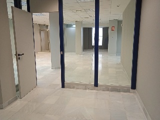 Local comercial en C/ Prim - Carmona - Sevilla 11