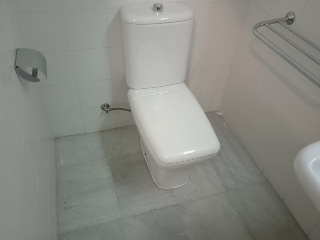 Local comercial en C/ Prim - Carmona - Sevilla 14