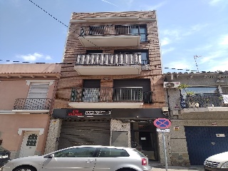 Local en venta en Montcada I Reixac de 129  m²
