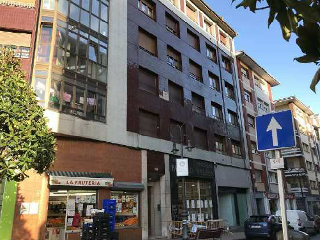 Local en C/ Palacio Valdés - Avilés - Asturias 4