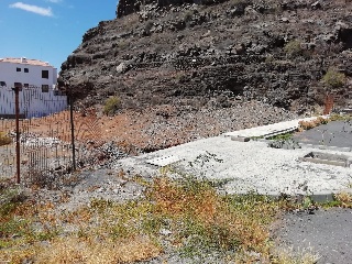 24389-0001 8